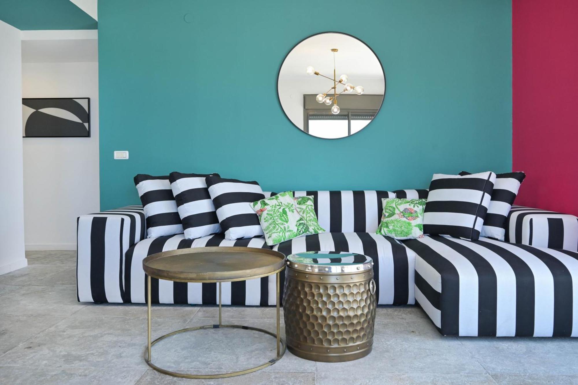 Glam 4br Overlooking Banana By Holyguest *