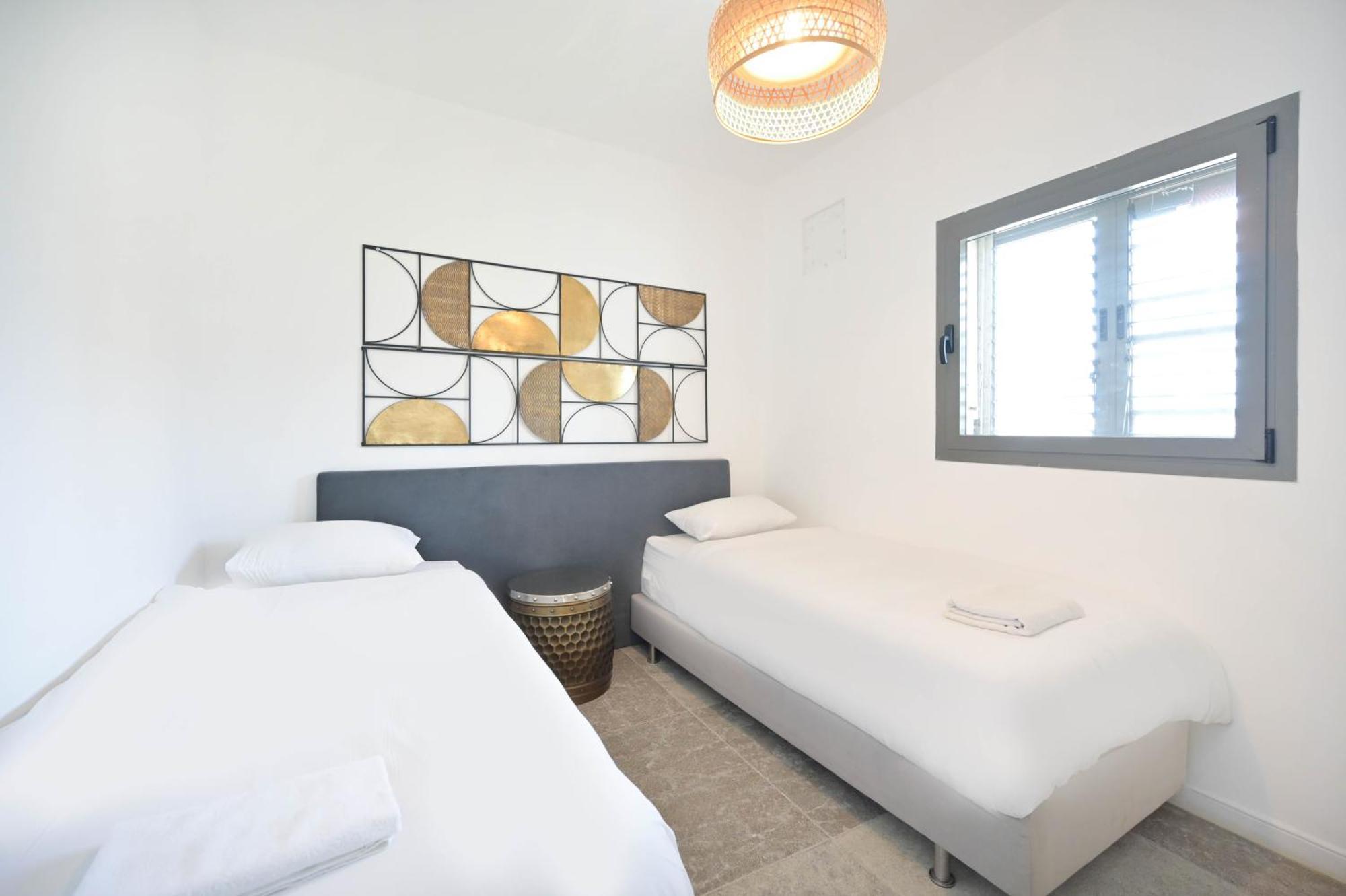 Glam 4br Overlooking Banana By Holyguest Apartment